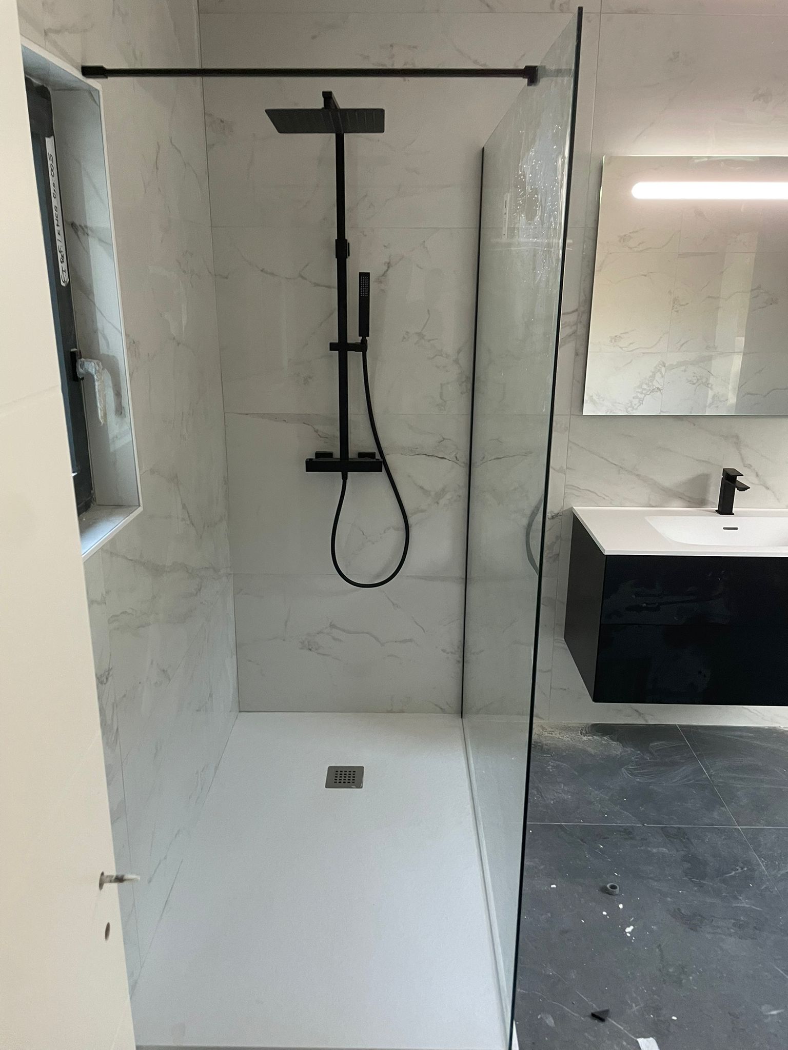 Colonne de Douche Noire